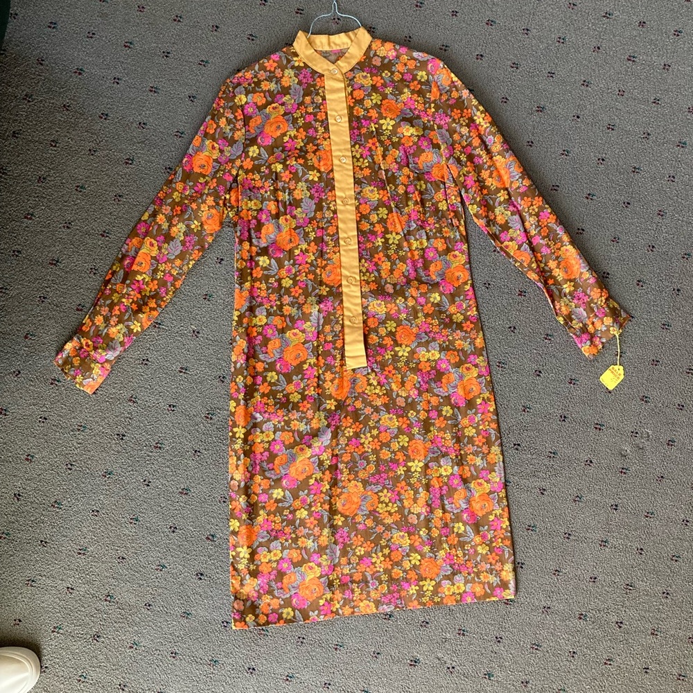 Vintage 70’s Mod shirt dress / 36” bust measurement / Excellent condition